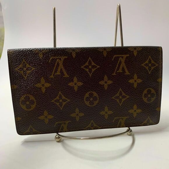 Louis Vuitton Monogram Long Checkbook Wallet - Picture 2 of 10